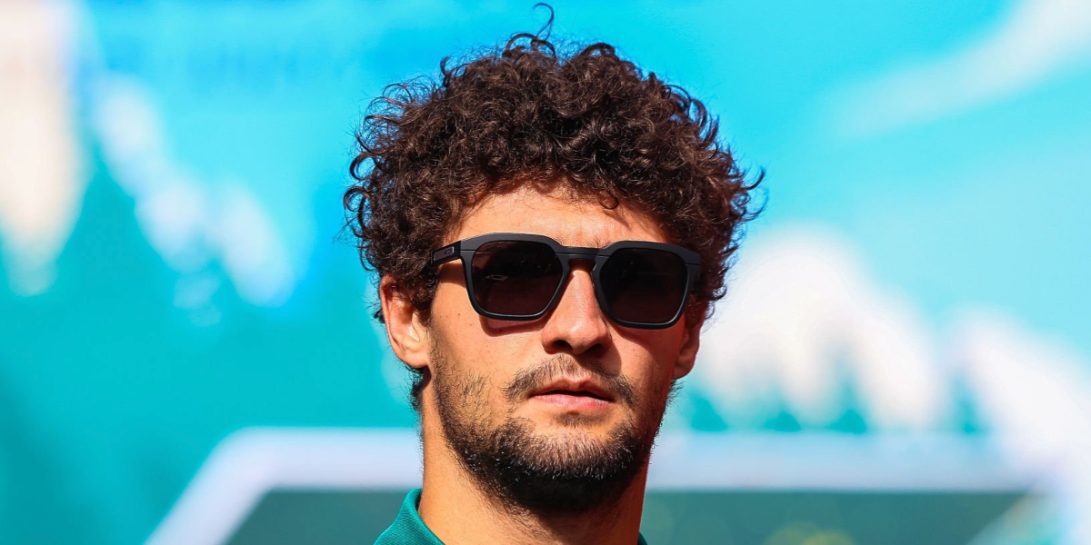 Formula 2 racer Jak Crawford was seen wearing black Oakley HSTN Sq OO9533 01 Prizm sunglasses at the Belgian Grand Prix 2026.