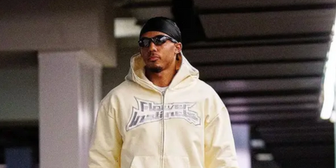 Jules Kounde was seen wearing polished black Oakley Half Jacket 2.0 XL OO9154-01 with black iridium lenses
